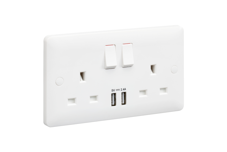 MK Base MB24345WHI 13A 1 Gang Switched Socket + 1 USB