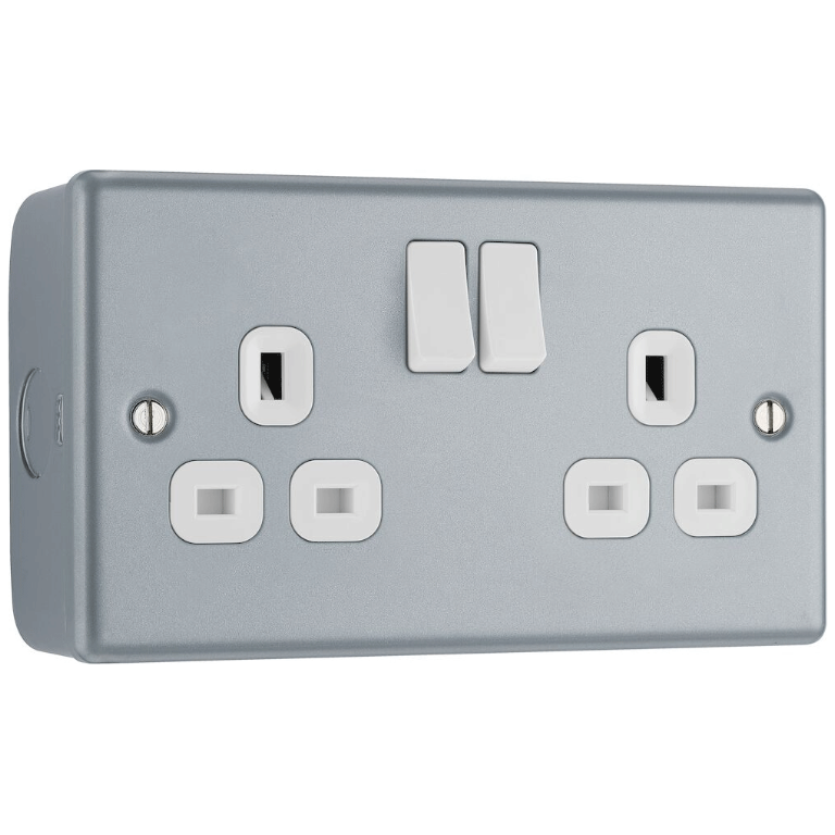 Switched Socket 13A 2 Gang Metal Clad