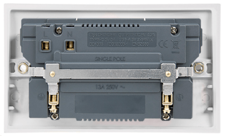 POLAR 2G SOCKET WITH TYPE A&C USB