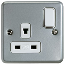 MK Metalclad Plus 13A DP 1 Gang Non Standard Socket with Clean Earth Facility Metal Clad